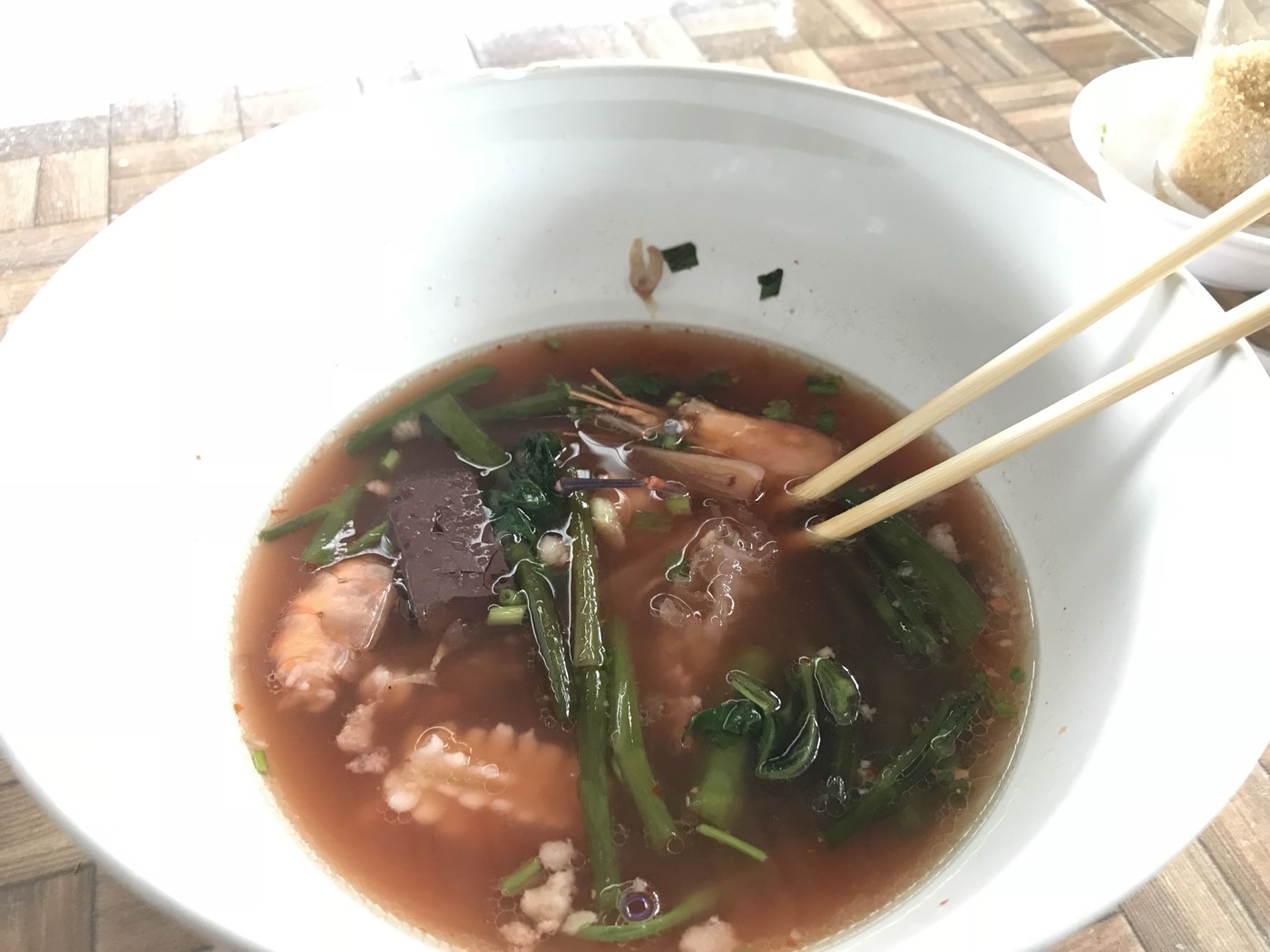 먹다 만 국수